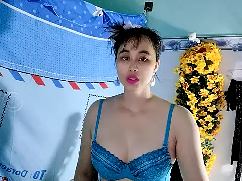 Snapshot of emgaixinhngoan chatting on October 1, 3:51 pm emgaixinhngoan online show from October 1, 3:51 pm