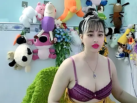 Snapshot of emgaixinhngoan chatting on October 14, 12:44 am emgaixinhngoan online show from October 14, 12:44 am