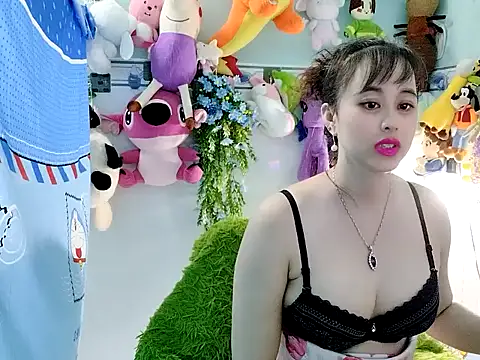 Snapshot of emgaixinhngoan chatting on October 14, 12:50 pm emgaixinhngoan online show from October 14, 12:50 pm