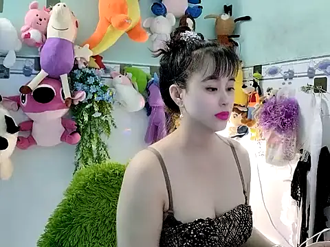 Snapshot of emgaixinhngoan chatting on October 16, 4:13 am emgaixinhngoan online show from October 16, 4:13 am