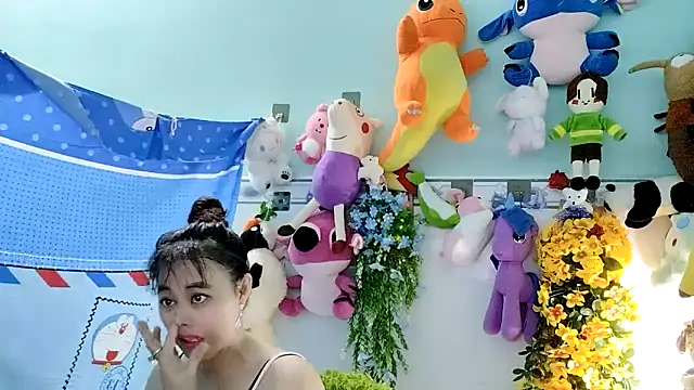 Snapshot of emgaixinhngoan chatting on October 22, 11:26 pm emgaixinhngoan online show from October 22, 11:26 pm