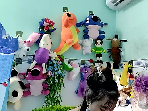 Snapshot of emgaixinhngoan chatting on October 27, 4:44 pm emgaixinhngoan online show from October 27, 4:44 pm