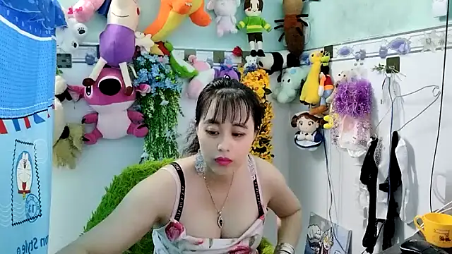 Snapshot of emgaixinhngoan chatting on October 30, 2:35 am emgaixinhngoan online show from October 30, 2:35 am