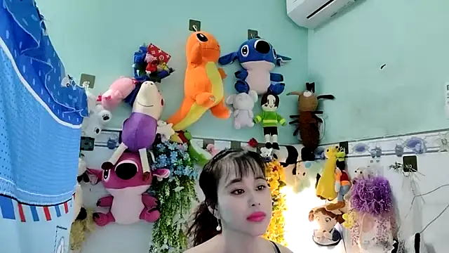 Snapshot of emgaixinhngoan chatting on October 31, 3:29 am emgaixinhngoan online show from October 31, 3:29 am