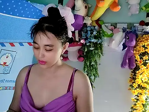 Snapshot of emgaixinhngoan chatting on November 1, 4:14 am emgaixinhngoan online show from November 1, 4:14 am