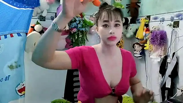 Snapshot of emgaixinhngoan chatting on November 6, 5:41 am emgaixinhngoan online show from November 6, 5:41 am