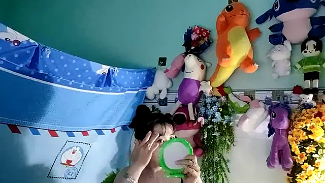 Snapshot of emgaixinhngoan chatting on November 8, 1:28 am emgaixinhngoan online show from November 8, 1:28 am