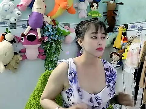 Snapshot of emgaixinhngoan chatting on November 12, 2:45 am emgaixinhngoan online show from November 12, 2:45 am