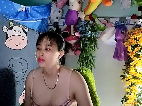 Snapshot of emgaixinhngoan chatting on November 17, 4:18 am emgaixinhngoan online show from November 17, 4:18 am