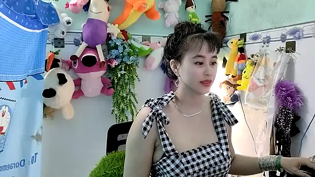 Snapshot of emgaixinhngoan chatting on November 23, 5:18 am emgaixinhngoan online show from November 23, 5:18 am