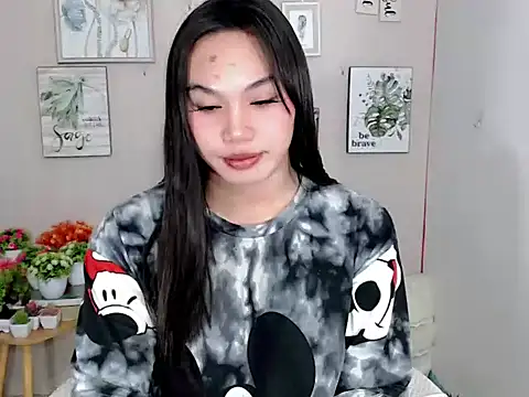 Snapshot of liane_mei chatting on June 14, 2:24 am liane mei online show from June 14, 2:24 am
