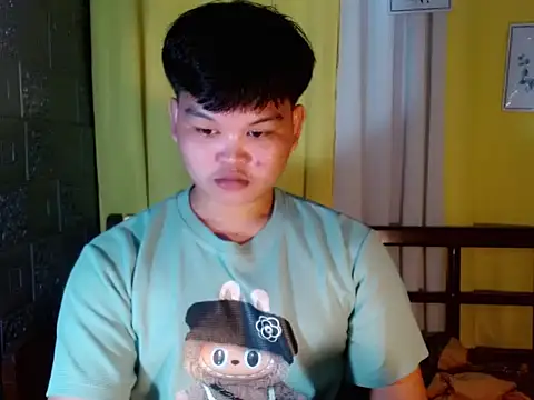 Reynelcock online show from October 31, 2:29 pm