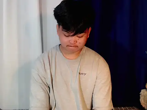 Reynelcock online show from November 18, 1:22 am