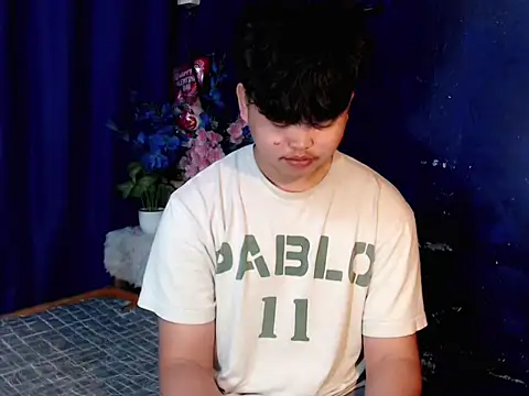 Reynelcock online show from February 9, 3:38 pm