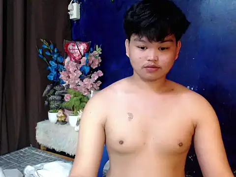 Reynelcock online show from March 9, 6:12 pm