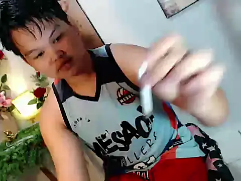 Snapshot of Reynelcock chatting on July 23, 5:27 am Reynelcock online show from July 23, 5:27 am