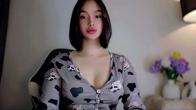 Snapshot of anna_lala7 chatting on May 5, 6:49 pm anna lala7 online show from May 5, 6:49 pm