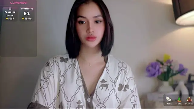 Snapshot of anna_lala7 chatting on May 13, 10:56 am anna lala7 online show from May 13, 10:56 am