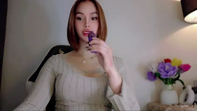 Snapshot of anna_lala7 chatting on June 10, 12:37 pm anna lala7 online show from June 10, 12:37 pm