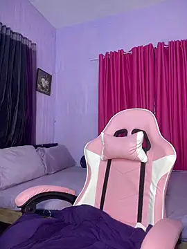 Snapshot of bigcock_kylie1723 chatting on February 16, 9:49 am bigcock kylie1723 online show from February 16, 9:49 am