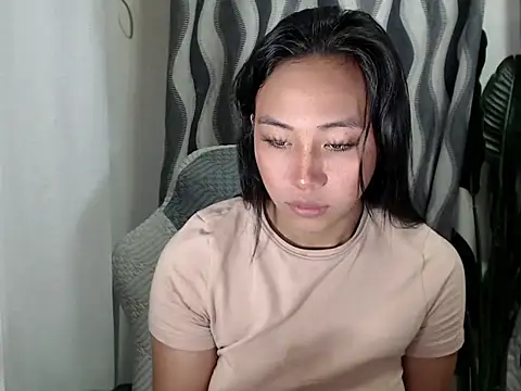 sweetiie caren online show from July 26, 11:00 pm