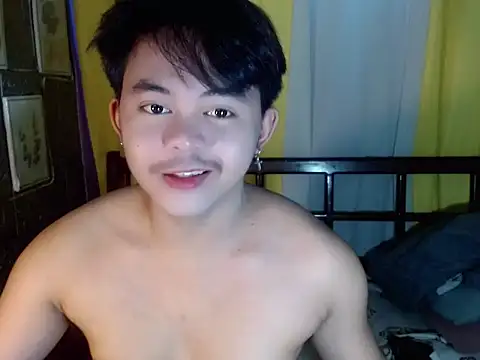 Snapshot of urguy_toshi chatting on July 19, 6:06 am urguy toshi online show from July 19, 6:06 am