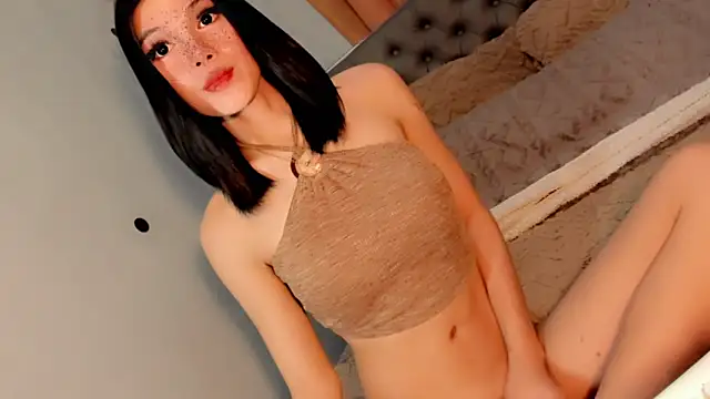 Snapshot of bella_enchantra chatting on October 29, 2:47 am bella enchantra online show from October 29, 2:47 am