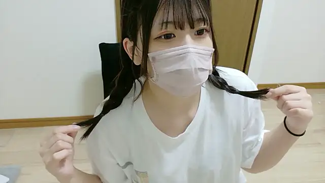 Snapshot of karen-chan chatting on October 4, 12:47 pm karen-chan online show from October 4, 12:47 pm