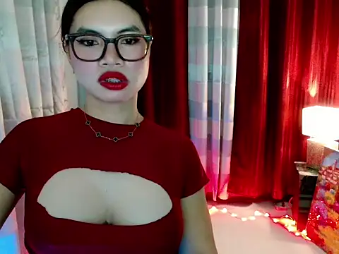 Snapshot of lover_girl143 chatting on February 6, 4:32 pm lover girl143 online show from February 6, 4:32 pm