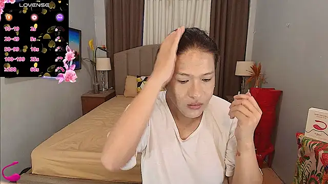 Snapshot of EvaTheMistress chatting on October 6, 2:09 am EvaTheMistress online show from October 6, 2:09 am