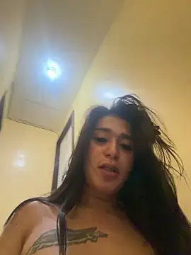 Snapshot of CassieXMarga chatting on April 13, 1:33 am CassieXMarga online show from April 13, 1:33 am