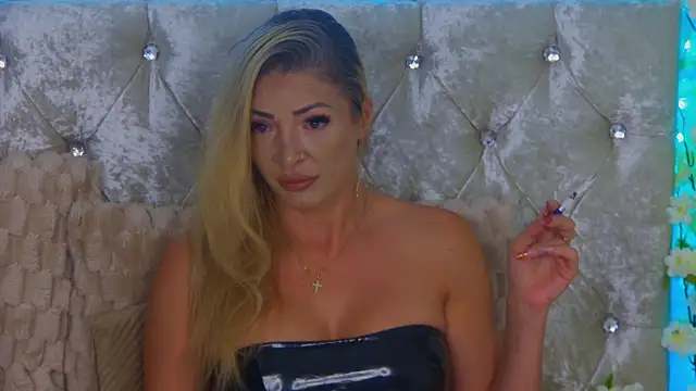 Izabellle02 online show from July 17, 3:02 am