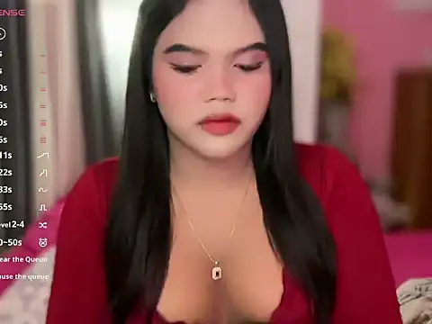 Snapshot of ursweet_sofia chatting on June 4, 7:20 pm ursweet sofia online show from June 4, 7:20 pm