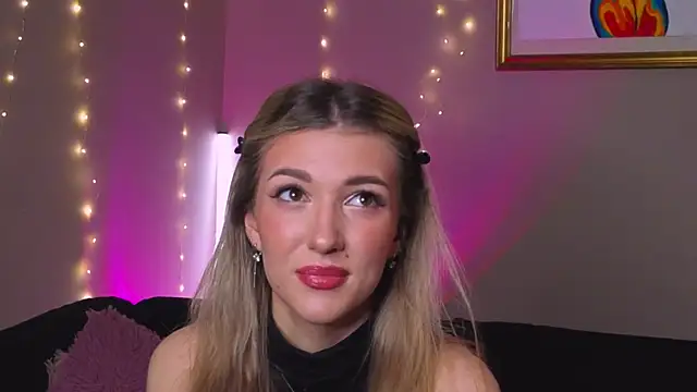 Snapshot of BeatrixGummer chatting on December 4, 8:06 pm BeatrixGummer online show from December 4, 8:06 pm