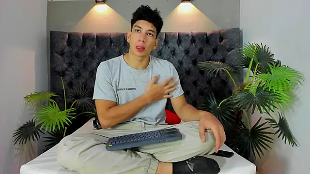 ALAN REDINGER online show from November 19, 1:33 pm