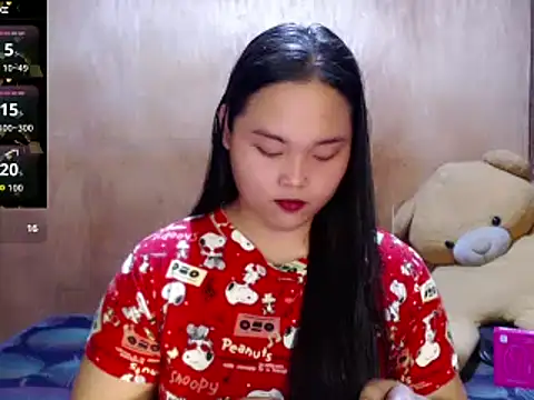 Snapshot of _Lylia chatting on June 4, 1:39 pm Lylia online show from June 4, 1:39 pm