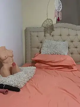 Snapshot of aphrodite_sexy chatting on July 15, 6:35 pm aphrodite sexy online show from July 15, 6:35 pm