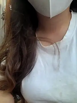Snapshot of Muna_LM chatting on June 14, 12:30 am Muna LM online show from June 14, 12:30 am