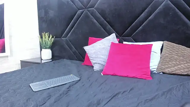 Dantzel  online show from March 14, 6:46 pm