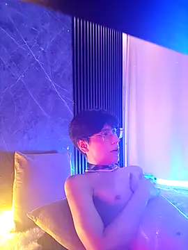 luixdust  online show from September 10, 10:15 am