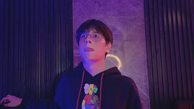 luixdust  online show from September 17, 5:20 am