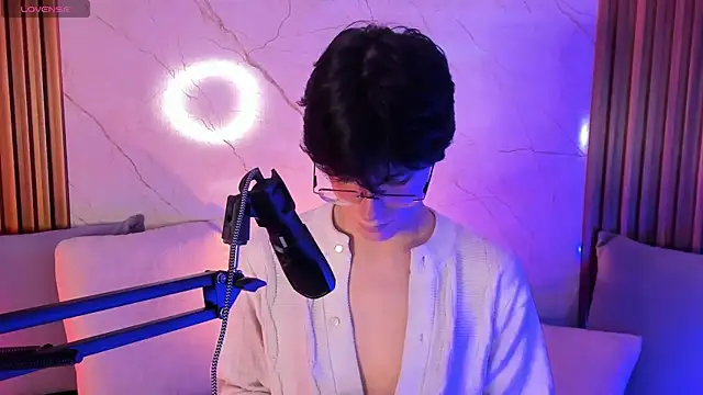 luixdust  online show from September 28, 4:07 am