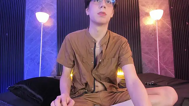 luixdust  online show from November 5, 5:07 am