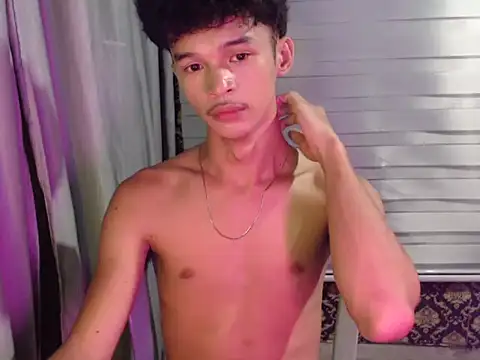 Snapshot of Daqt_15 chatting on December 16, 4:12 pm Daqt 15 online show from December 16, 4:12 pm