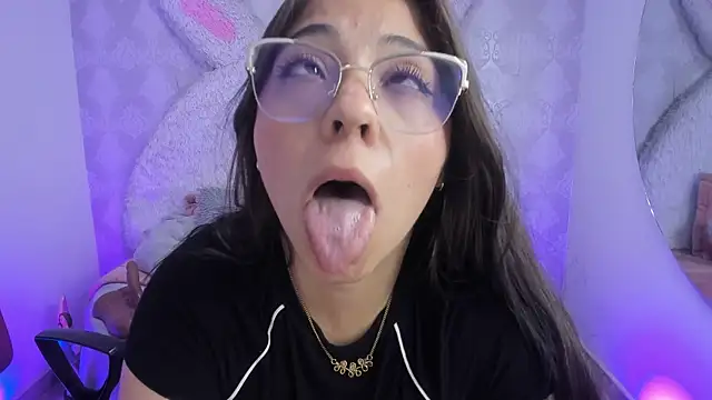 Snapshot of Sarita_jane chatting on June 5, 6:52 am Sarita jane online show from June 5, 6:52 am