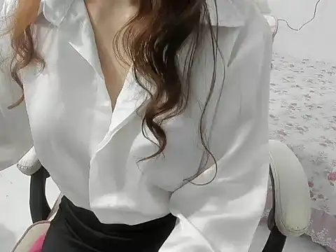 Snapshot of LuckyBabe_new01 chatting on June 16, 2:30 pm LuckyBabe new01 online show from June 16, 2:30 pm