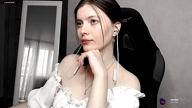 Snapshot of cute_elfy_ chatting on September 9, 2:05 pm cute elfy online show from September 9, 2:05 pm