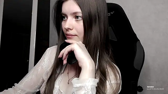 Snapshot of cute_elfy_ chatting on September 11, 5:02 pm cute elfy online show from September 11, 5:02 pm