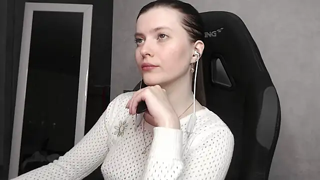 Snapshot of cute_elfy_ chatting on September 16, 5:03 pm cute elfy online show from September 16, 5:03 pm