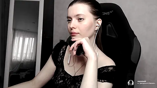 Snapshot of cute_elfy_ chatting on September 17, 3:03 pm cute elfy online show from September 17, 3:03 pm